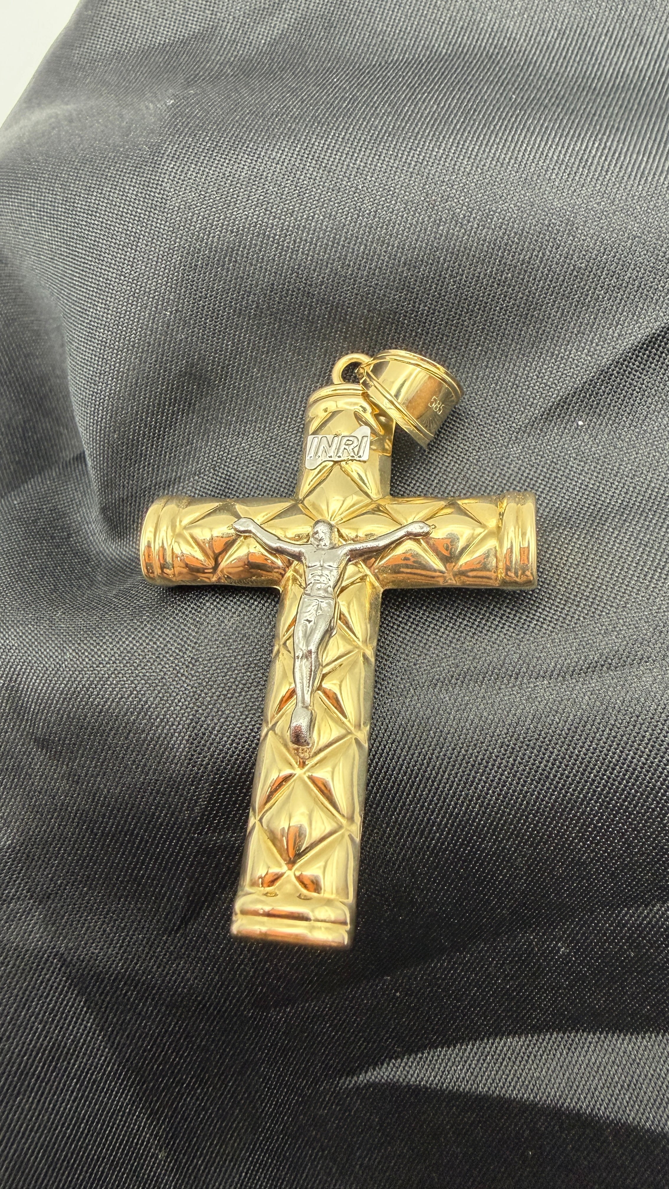 14K Gold Crucifix Pendant | Diamond Cut | White Gold Christ | 3.70g | Evergold Miami