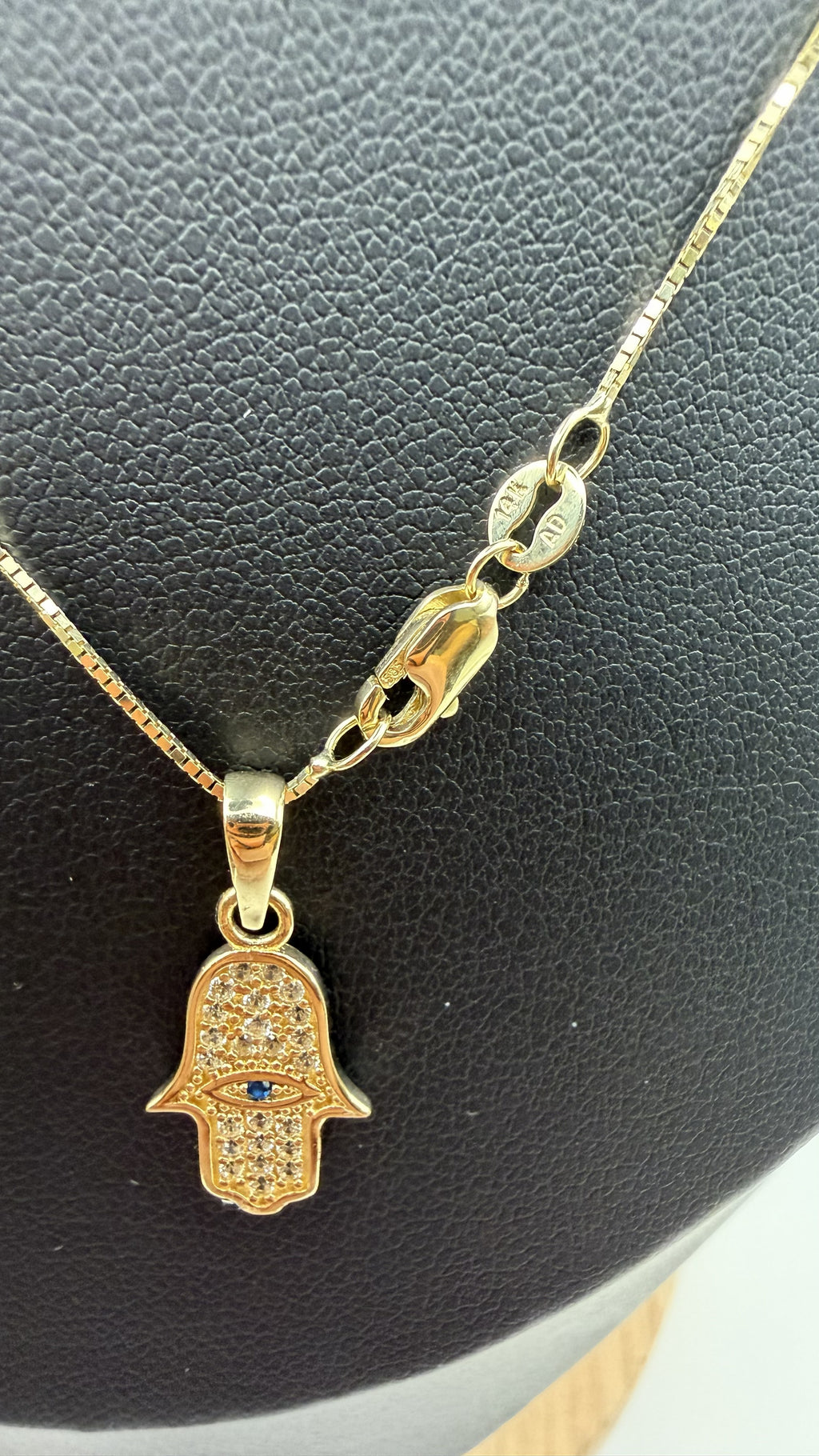 14K Solid Gold Hamsa Hand Pendant Necklace 18"