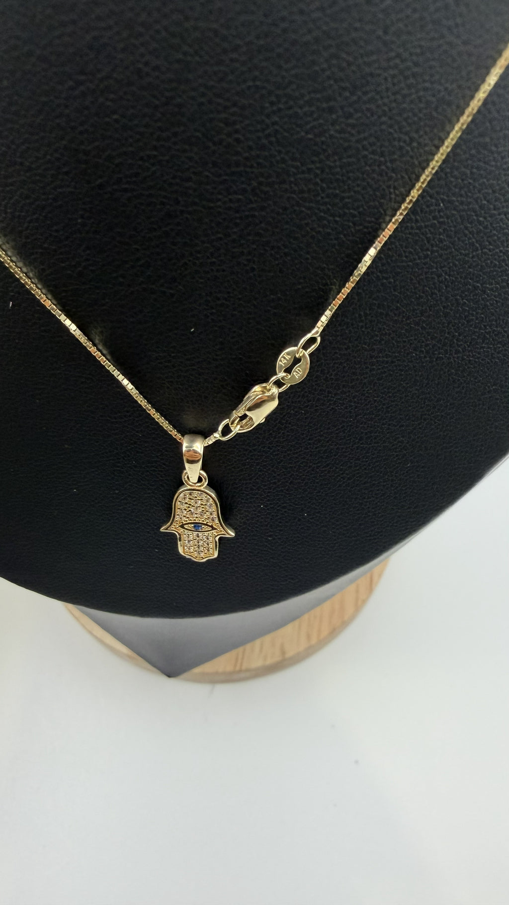 14K Solid Gold Hamsa Hand Pendant Necklace 18"