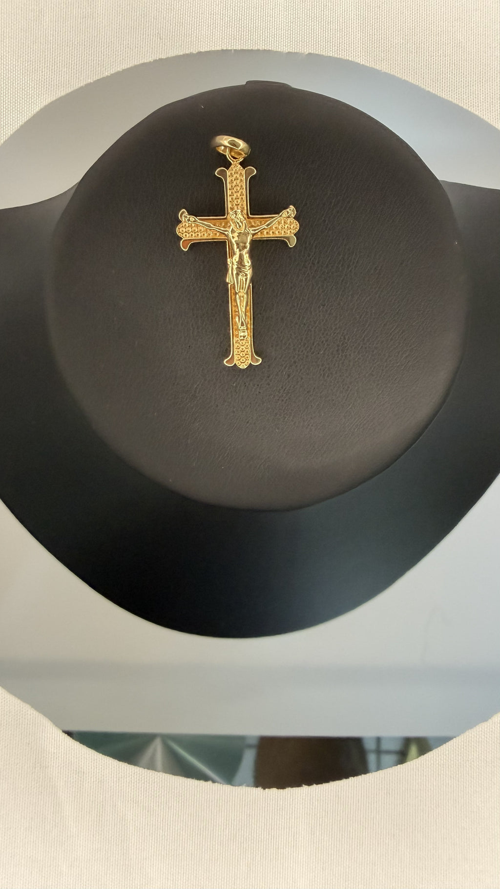 14K Solid Gold Crucifix Pendant – 31.75mm