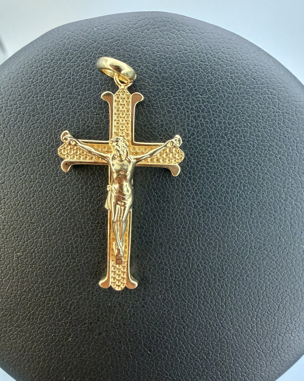 14K Solid Gold Crucifix Pendant – 31.75mm