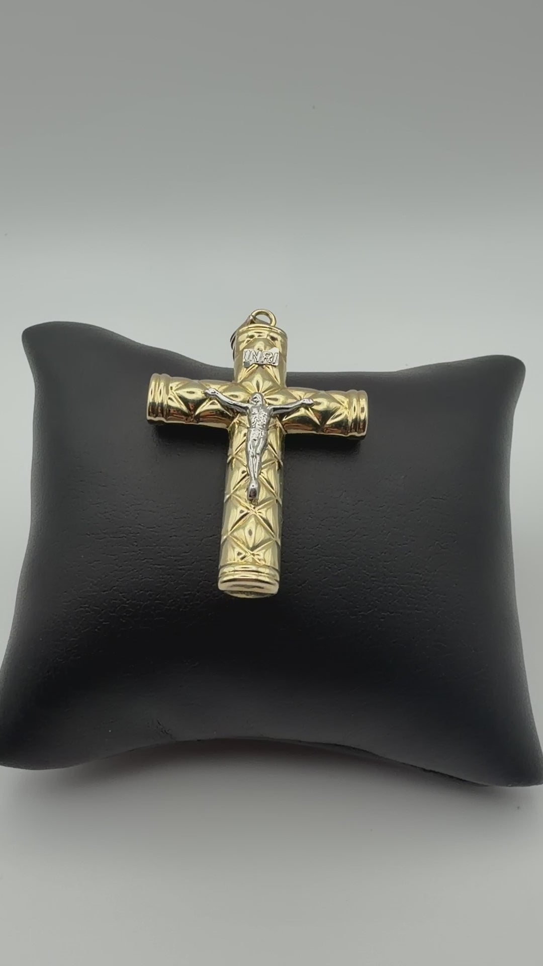 14K Gold Crucifix Pendant | Diamond Cut | White Gold Christ | 3.70g | Evergold Miami